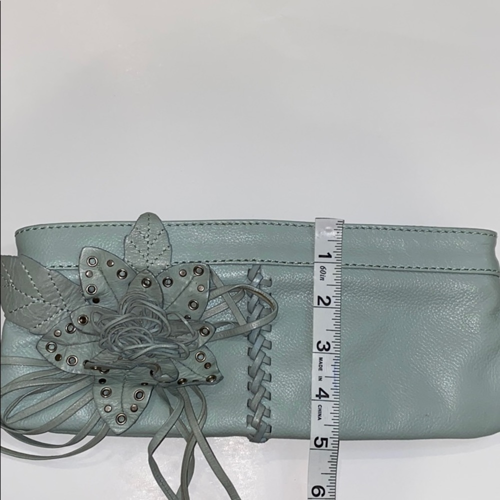 Mini purse teal color with cute flower detail - Picture 10 of 11